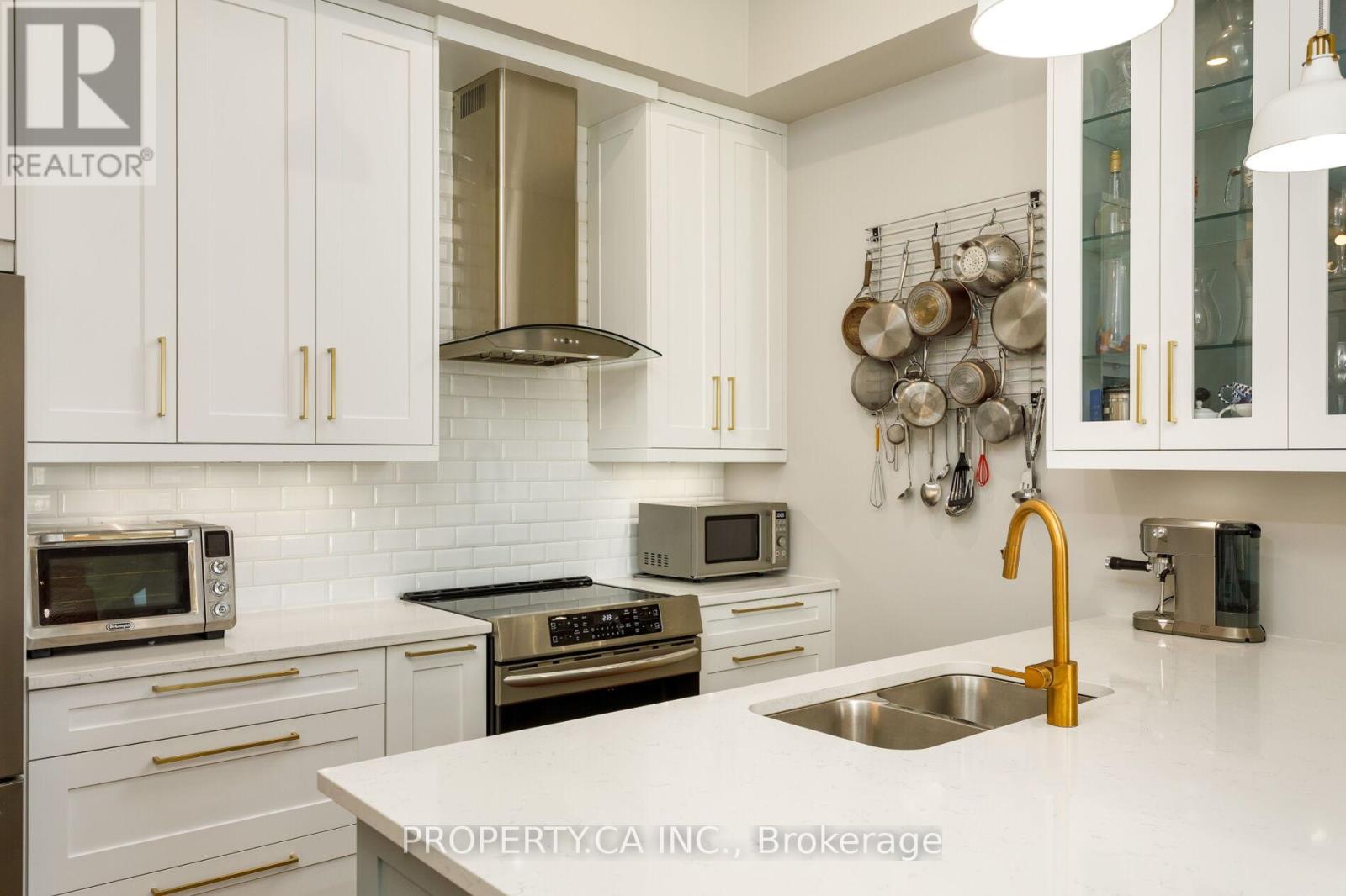 507 - 150 Oak Park Boulevard, Oakville, Ontario  L6H 0E7 - Photo 5 - W12495554