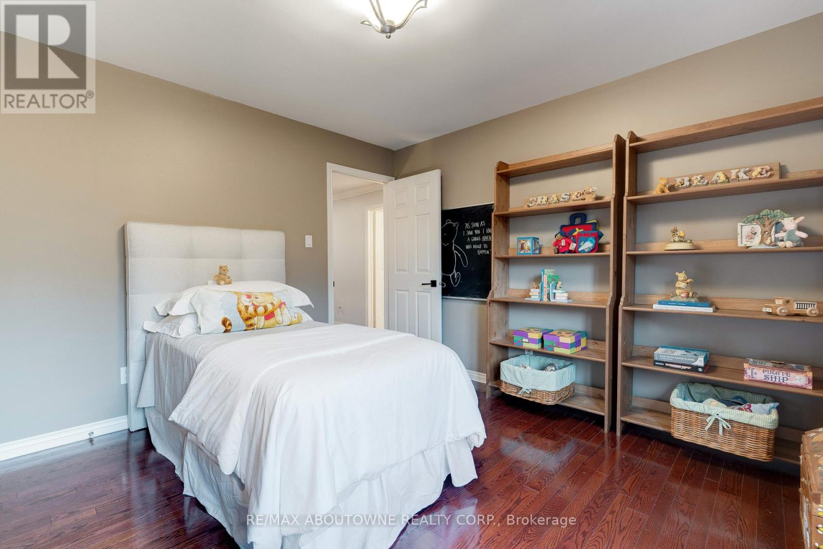 1586 Heritage Way, Oakville, Ontario  L6M 2Z5 - Photo 34 - W12495660