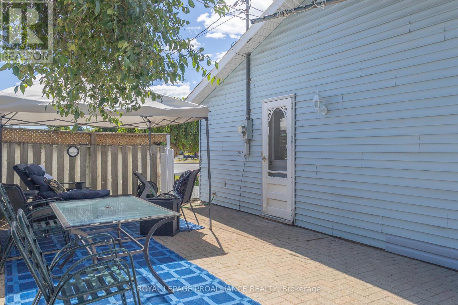 98 East Davis Street, Quinte West (Trenton Ward), Ontario  K8V 6H4 - Photo 28 - X12495768