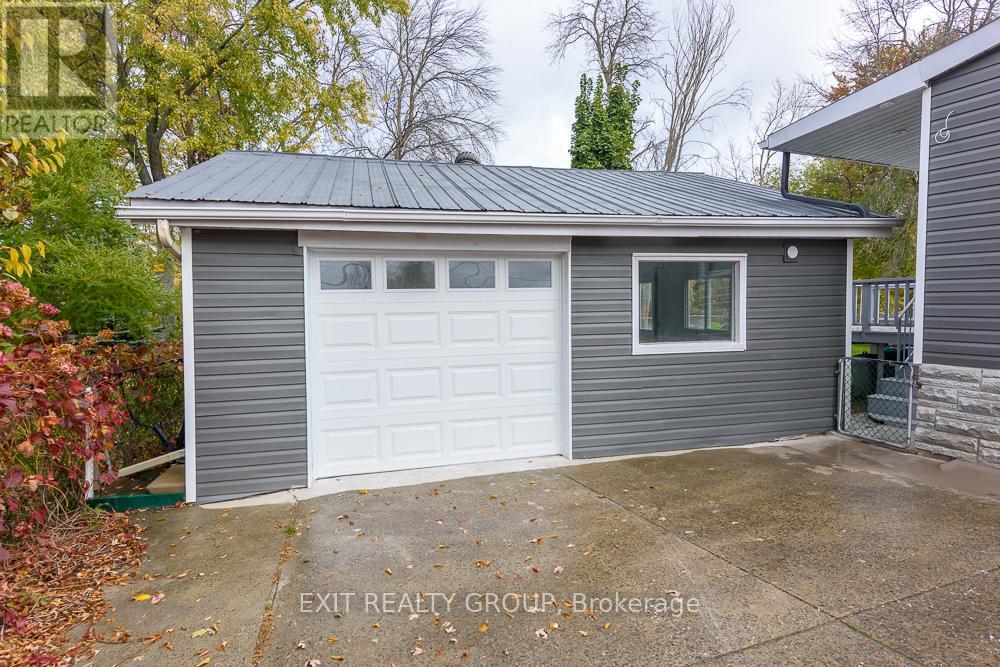 250 Ashley Street, Belleville, Ontario K0K 2B0 - Photo 2 - X12495826