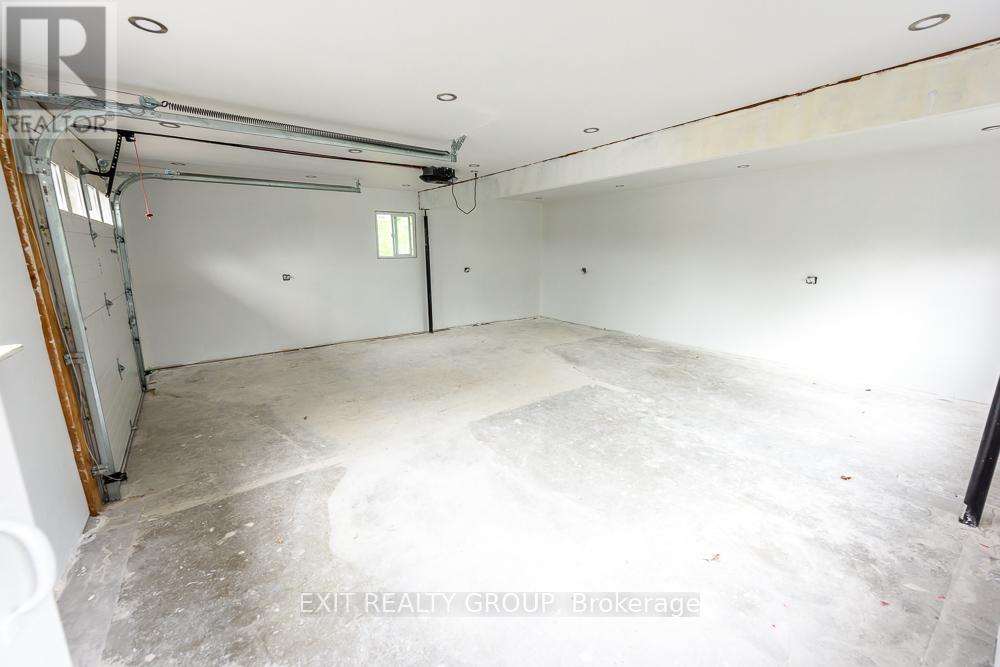 250 Ashley Street, Belleville, Ontario K0K 2B0 - Photo 22 - X12495826