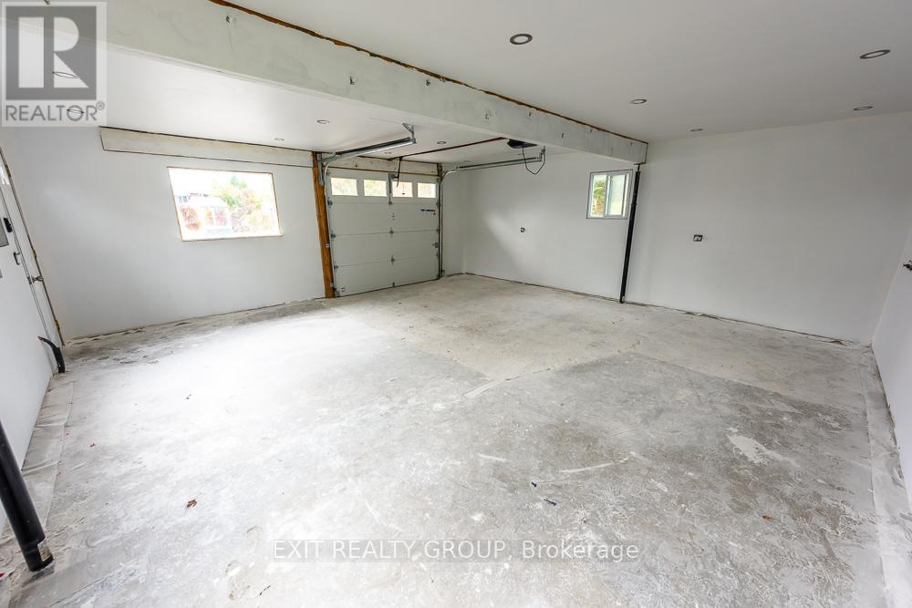 250 Ashley Street, Belleville, Ontario K0K 2B0 - Photo 23 - X12495826