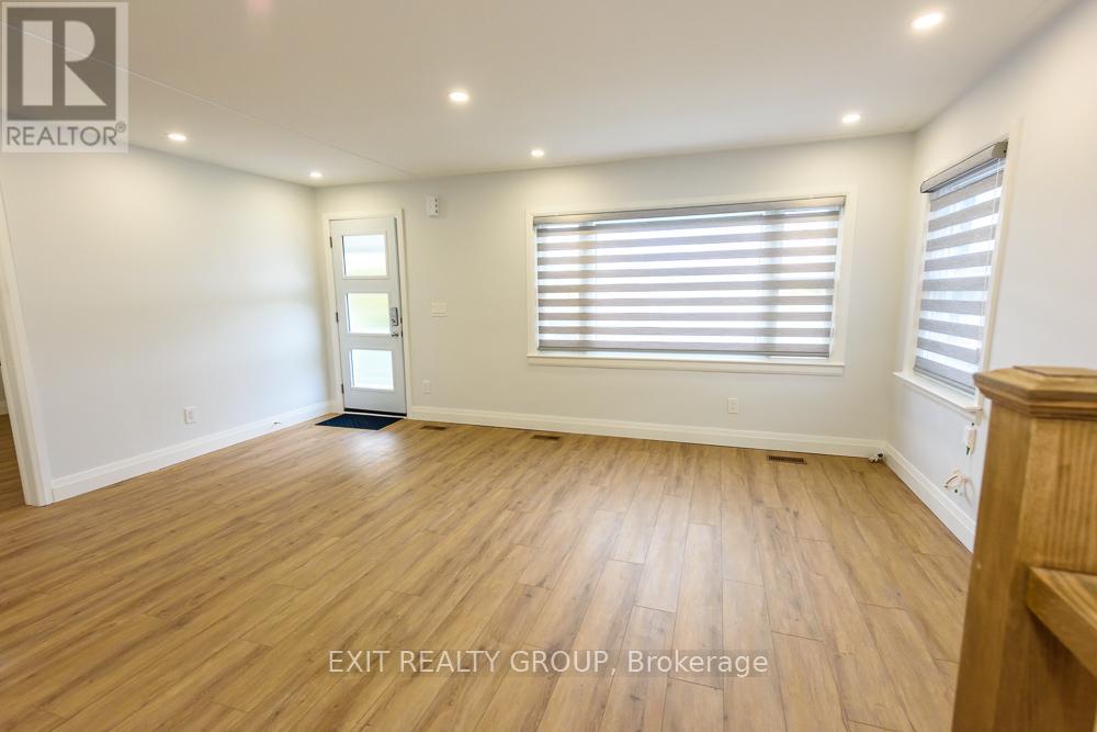 250 Ashley Street, Belleville, Ontario K0K 2B0 - Photo 9 - X12495826