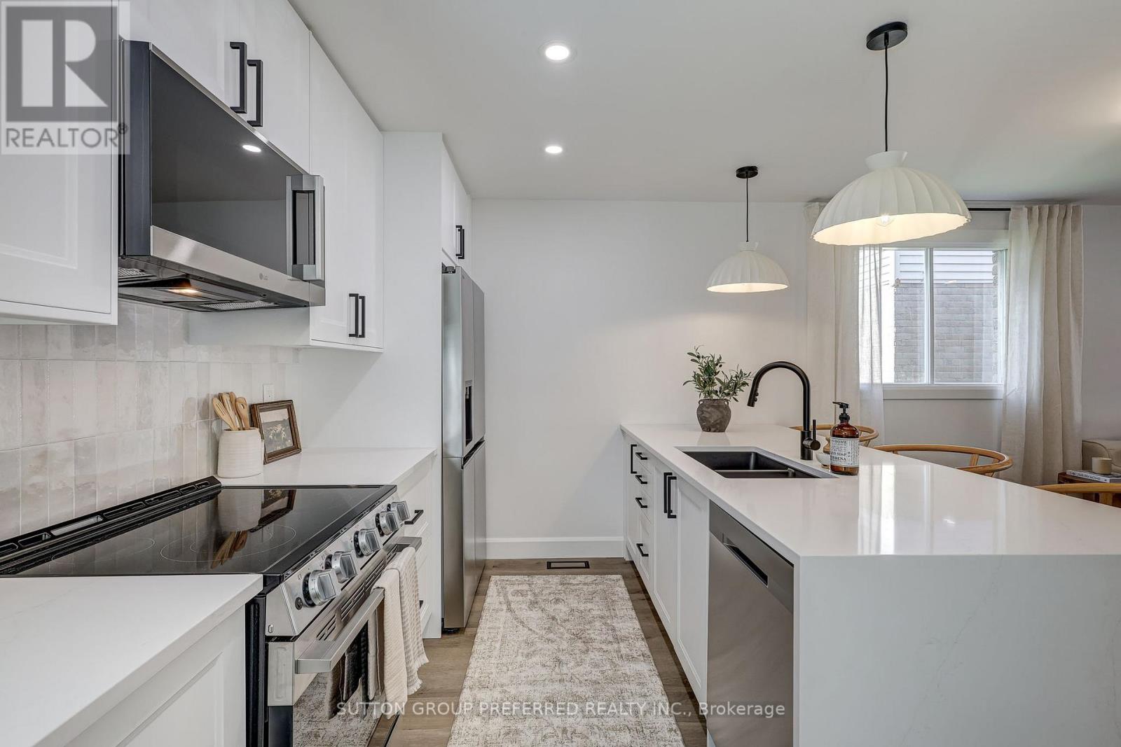 52 Bexhill Drive, London South, Ontario  N6E 1X2 - Photo 22 - X12495694