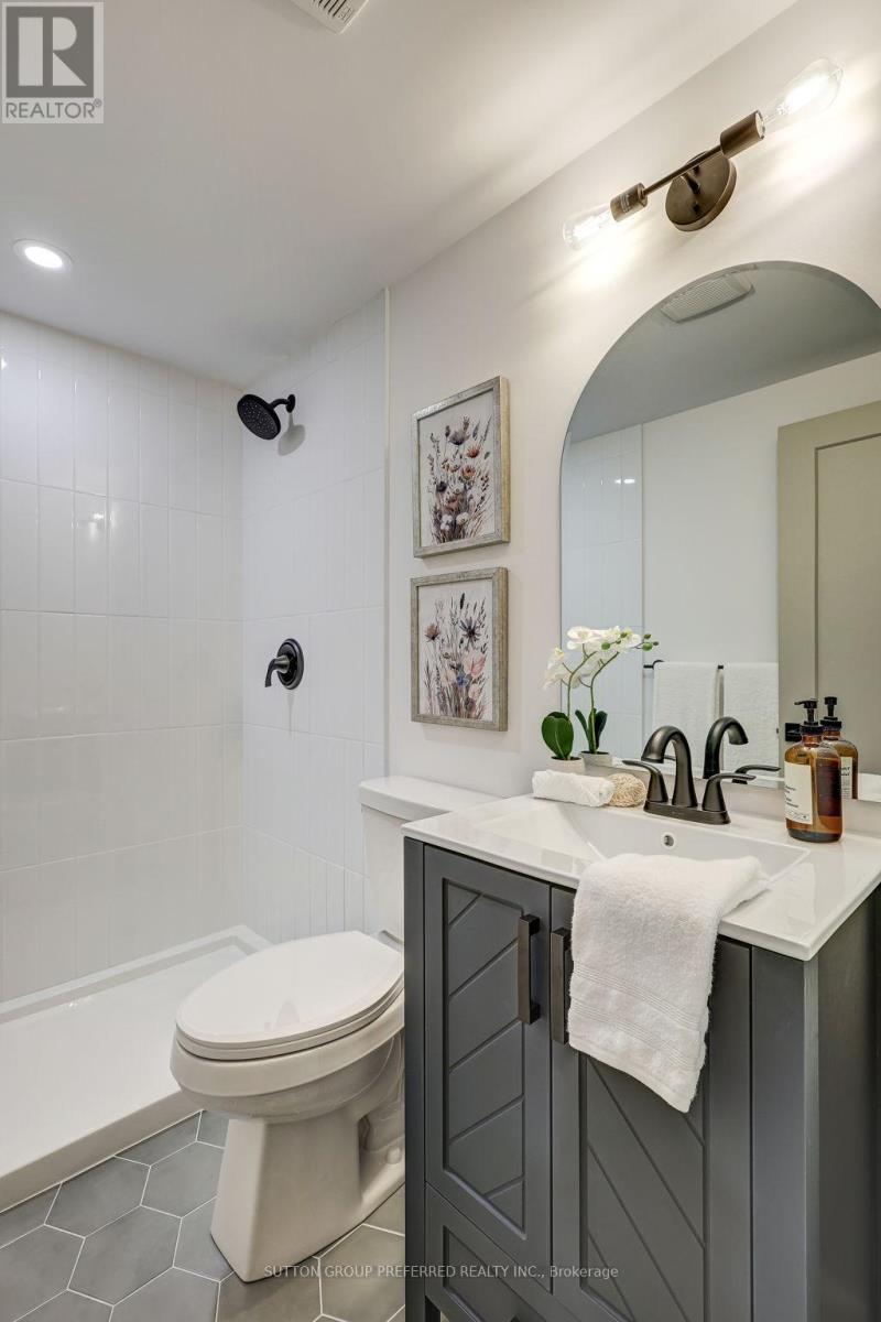 52 Bexhill Drive, London South, Ontario  N6E 1X2 - Photo 45 - X12495694