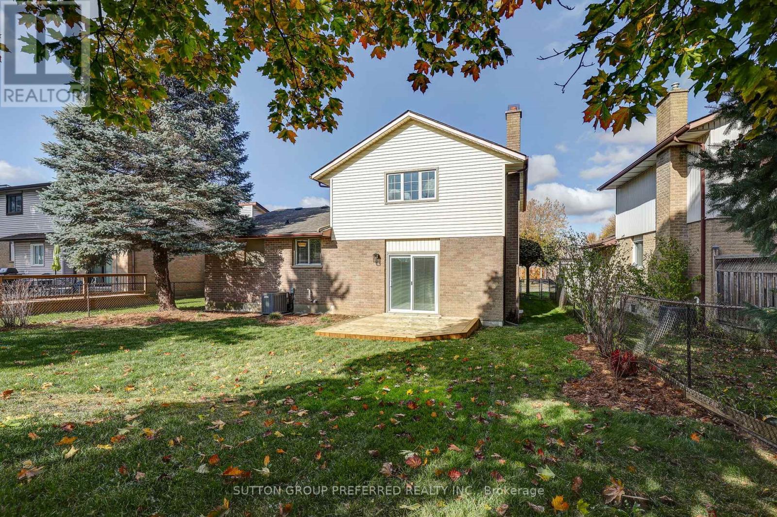 52 Bexhill Drive, London South, Ontario  N6E 1X2 - Photo 6 - X12495694