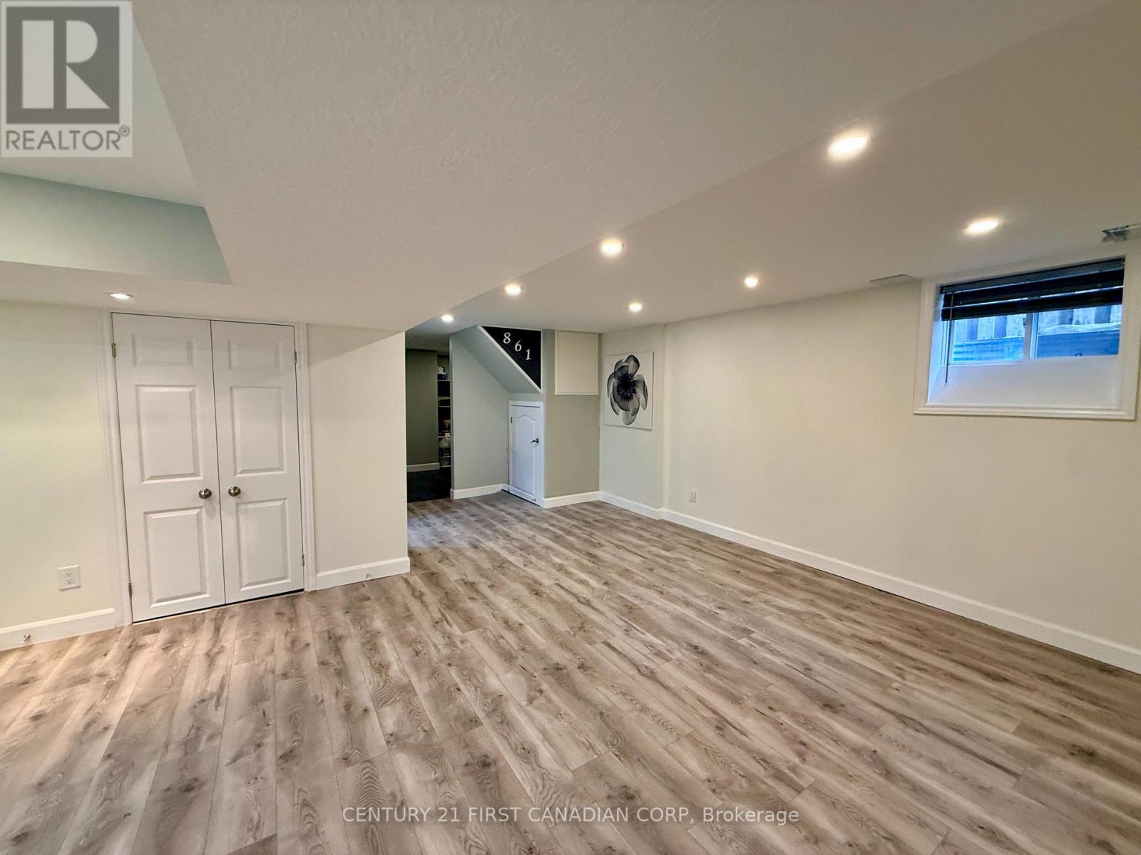 861 Oakcrossing Road, London North, Ontario  N6H 0A4 - Photo 32 - X12495712