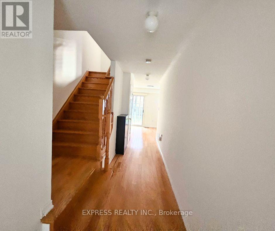 104 Prince Charles Way, Markham (Berczy), Ontario  L6C 0B5 - Photo 11 - N12454412