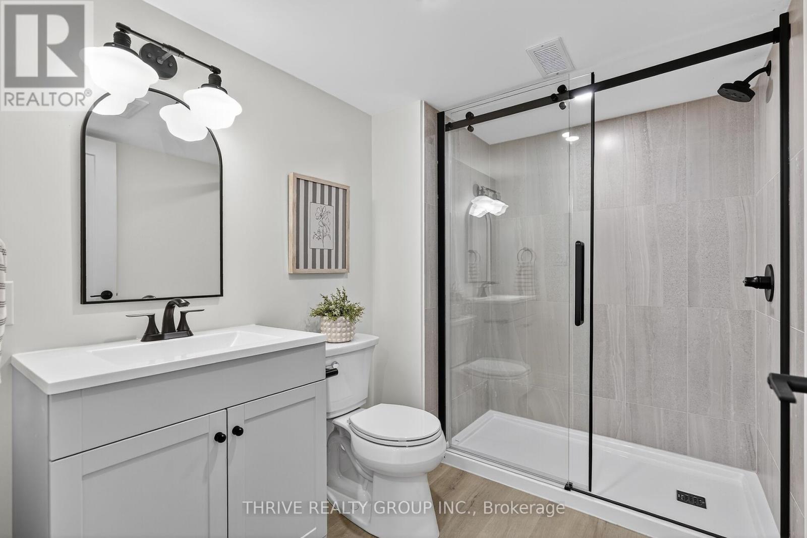 22639 Troops Road, Strathroy-Caradoc, Ontario  N0L 1W0 - Photo 34 - X12495762