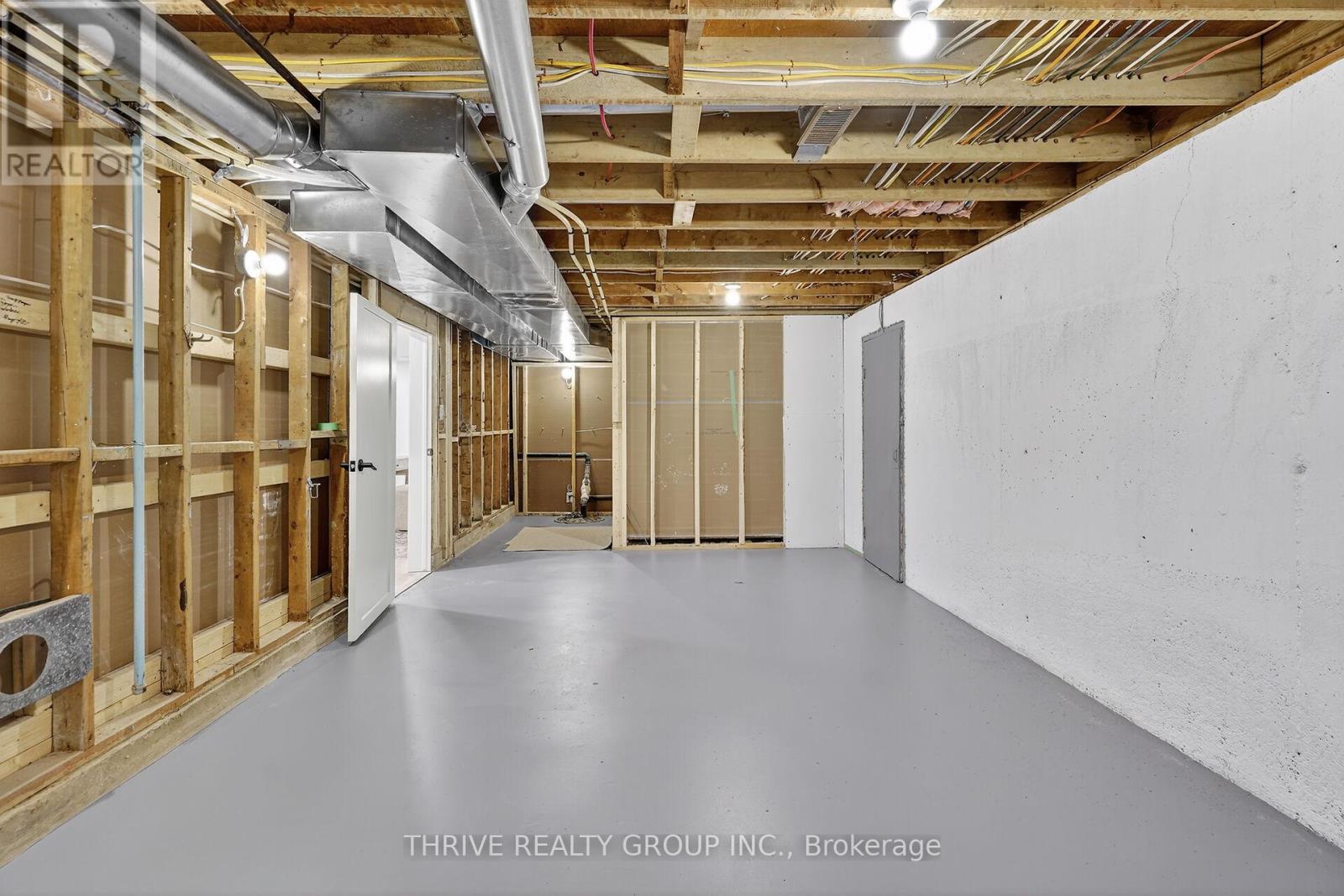 22639 Troops Road, Strathroy-Caradoc, Ontario  N0L 1W0 - Photo 39 - X12495762