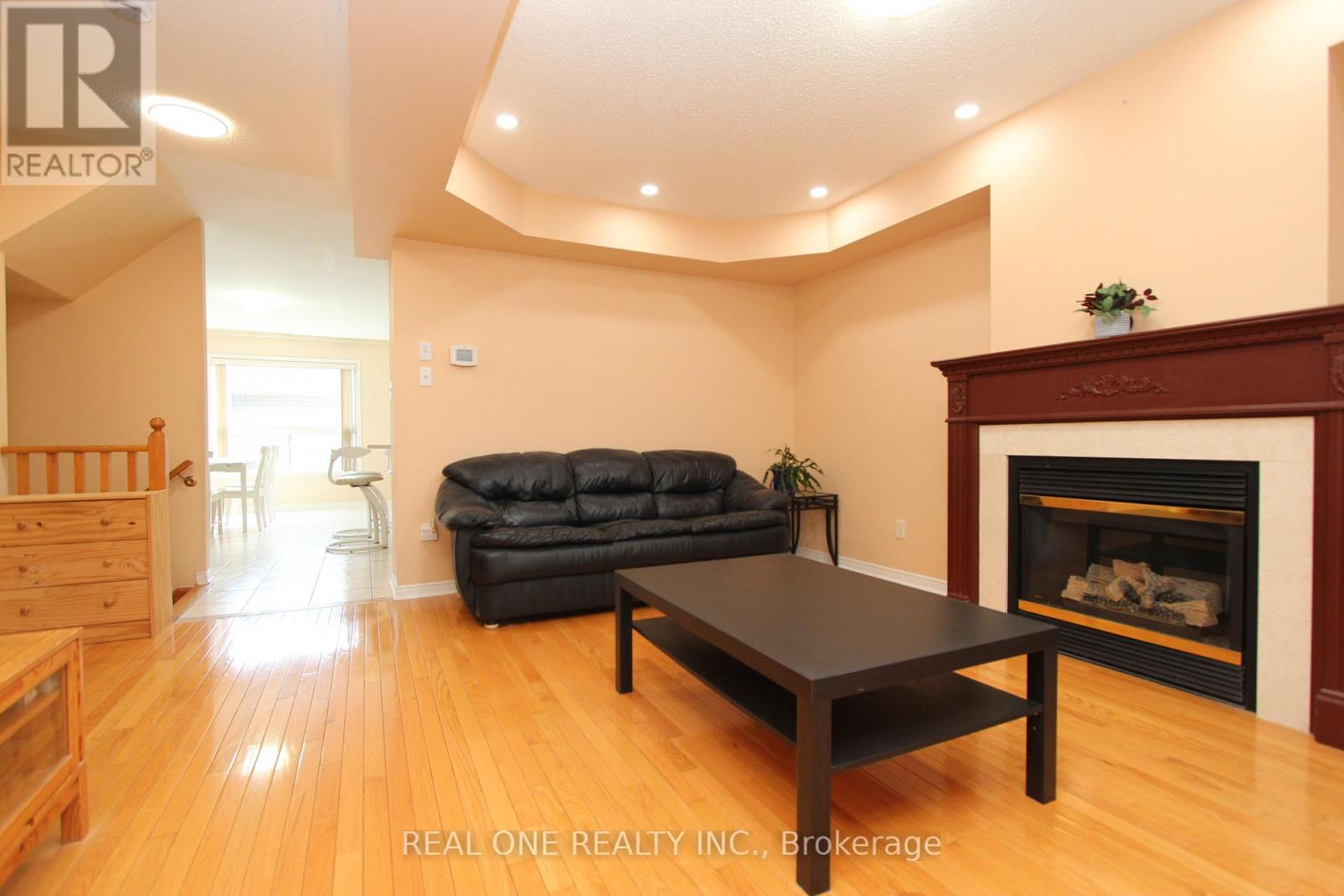 51 Forest Run Boulevard, Vaughan, Ontario  L4K 5J7 - Photo 6 - N12363901