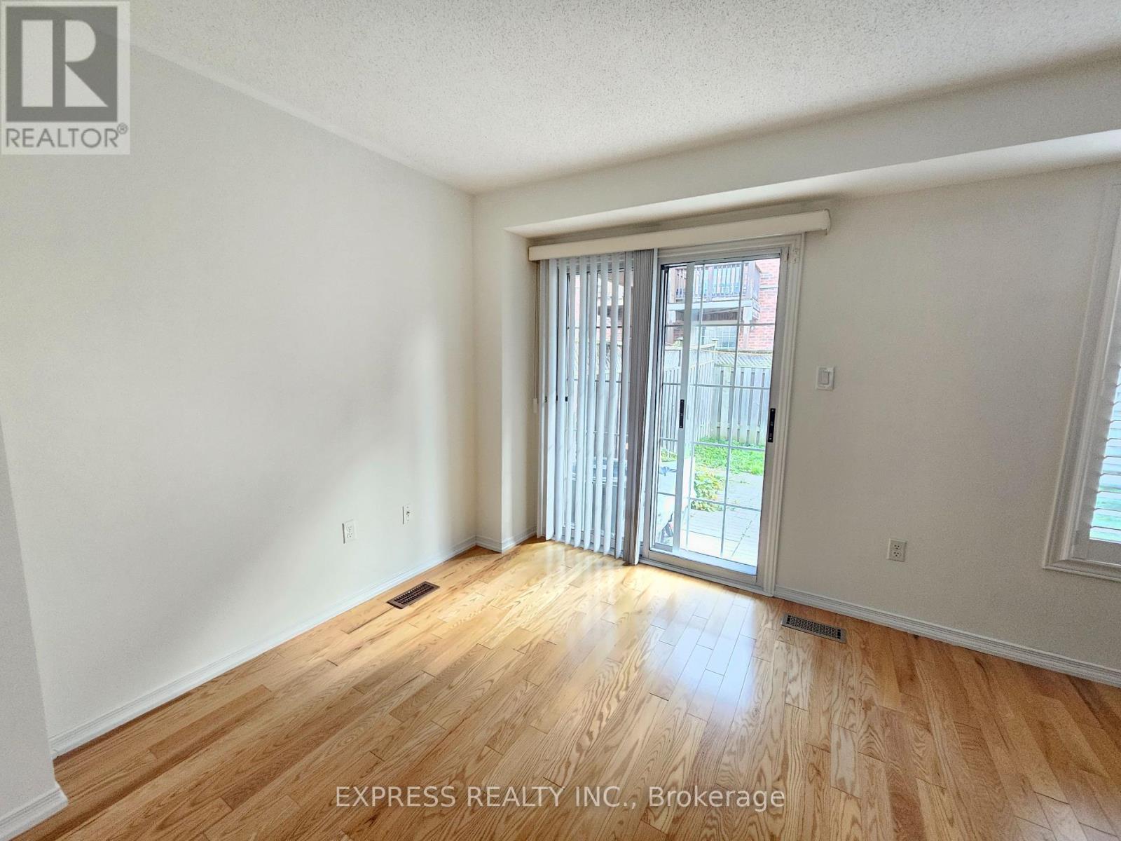 104 Prince Charles Way, Markham (Berczy), Ontario  L6C 0B5 - Photo 14 - N12454412