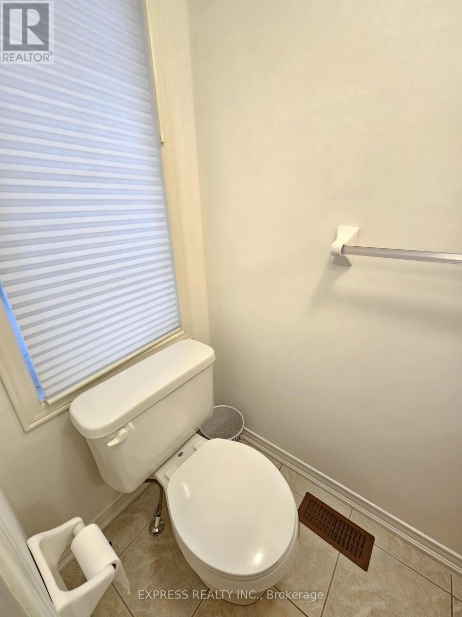 104 Prince Charles Way, Markham (Berczy), Ontario  L6C 0B5 - Photo 9 - N12454412