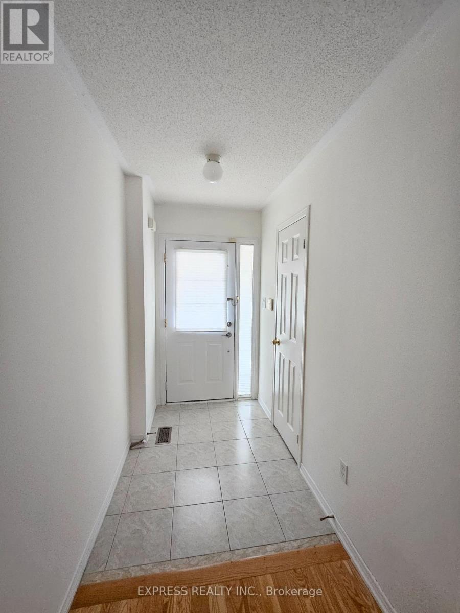 104 Prince Charles Way, Markham (Berczy), Ontario  L6C 0B5 - Photo 7 - N12454412