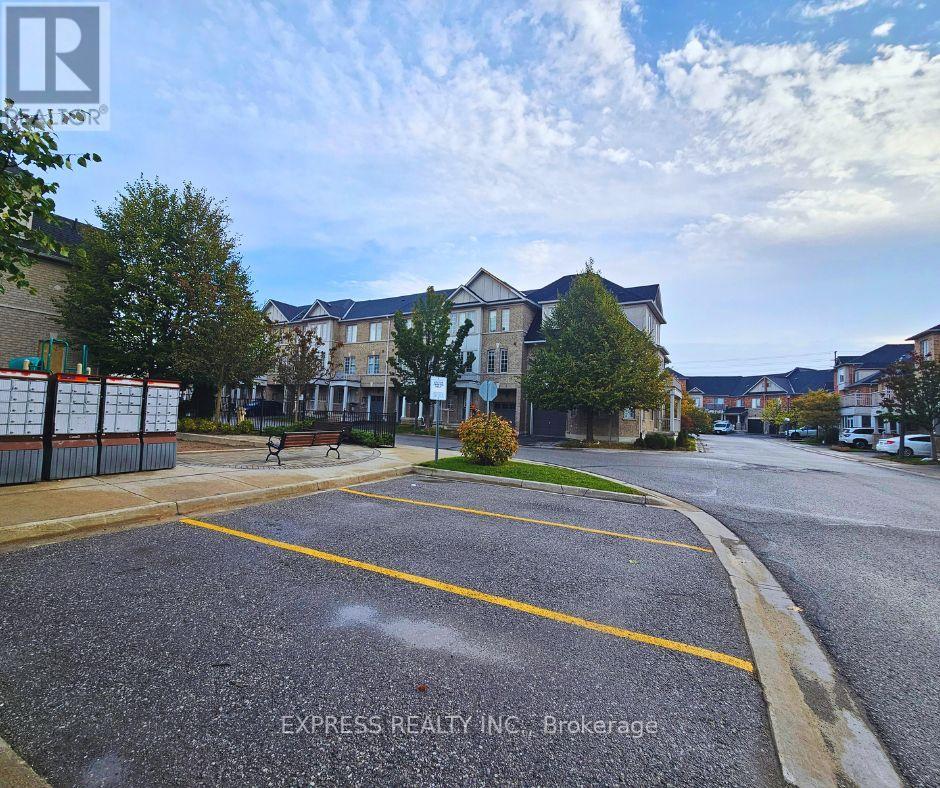 104 Prince Charles Way, Markham (Berczy), Ontario  L6C 0B5 - Photo 3 - N12454412