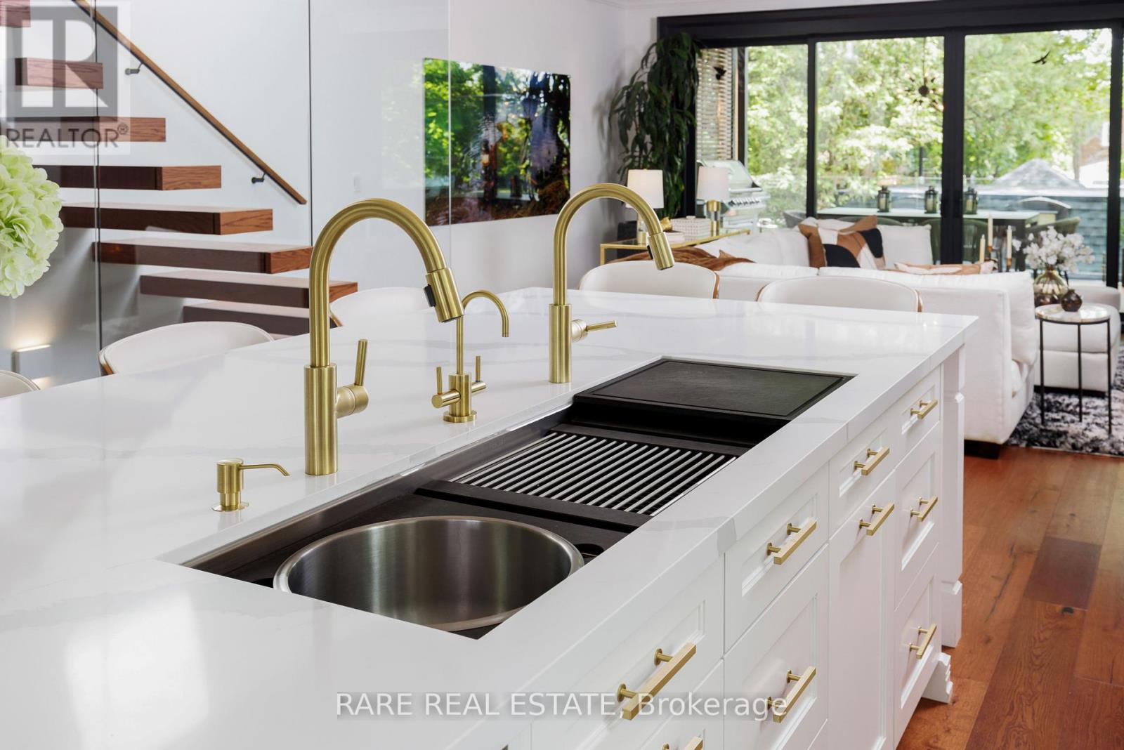 31 Third Street, Toronto, Ontario  M8V 2X7 - Photo 11 - W12263885