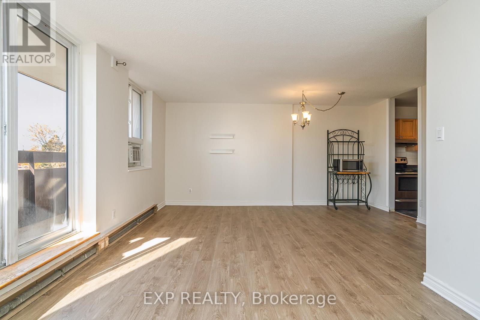 415 - 2000 Jasmine Crescent, Ottawa, Ontario  K1J 8K4 - Photo 10 - X12495754