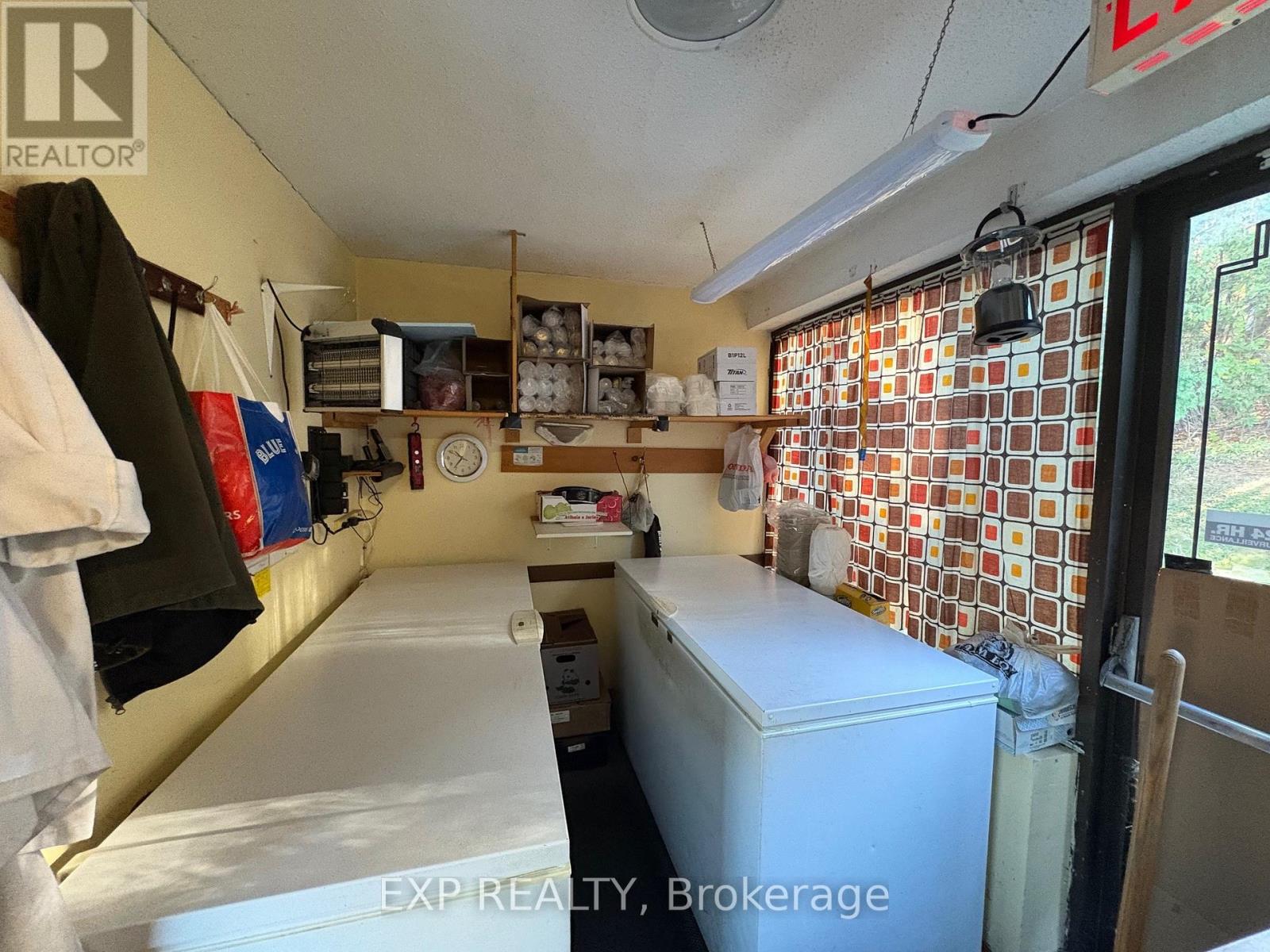3010 St. Joseph Boulevard, Ottawa, Ontario  K1E 1E2 - Photo 12 - X12495810