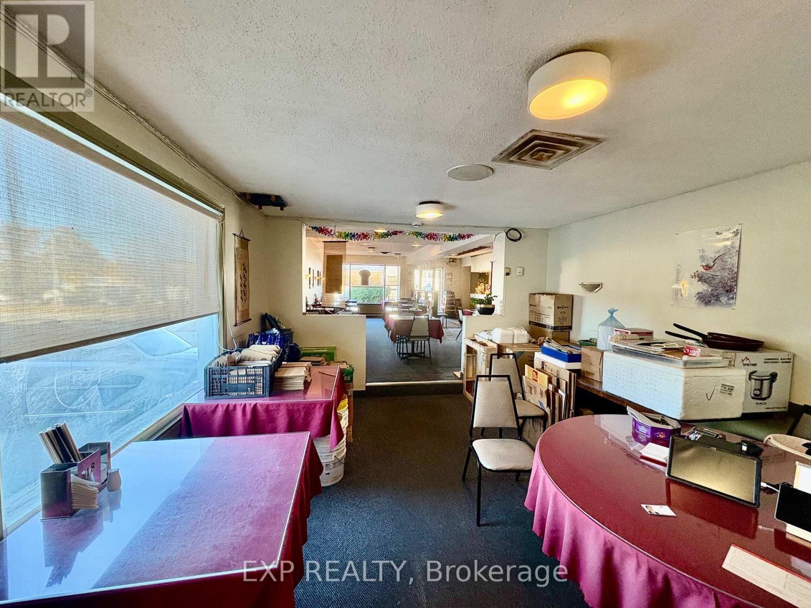 3010 St. Joseph Boulevard, Ottawa, Ontario  K1E 1E2 - Photo 13 - X12495810