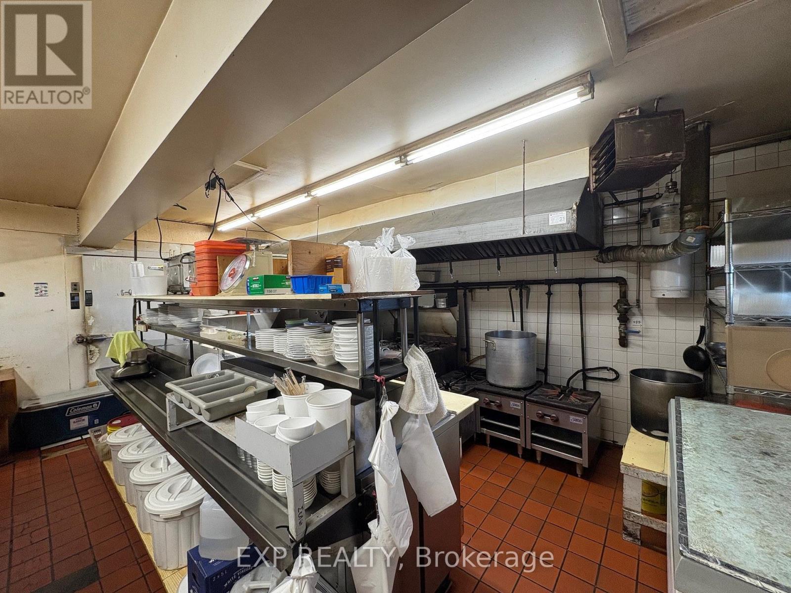 3010 St. Joseph Boulevard, Ottawa, Ontario  K1E 1E2 - Photo 22 - X12495810