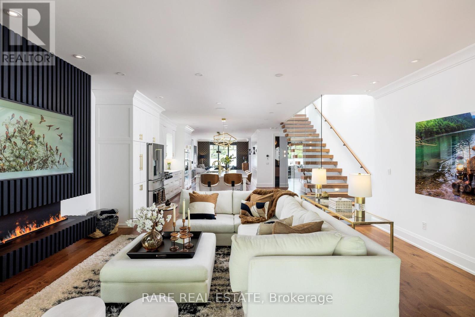 31 THIRD STREET, Toronto, Ontario