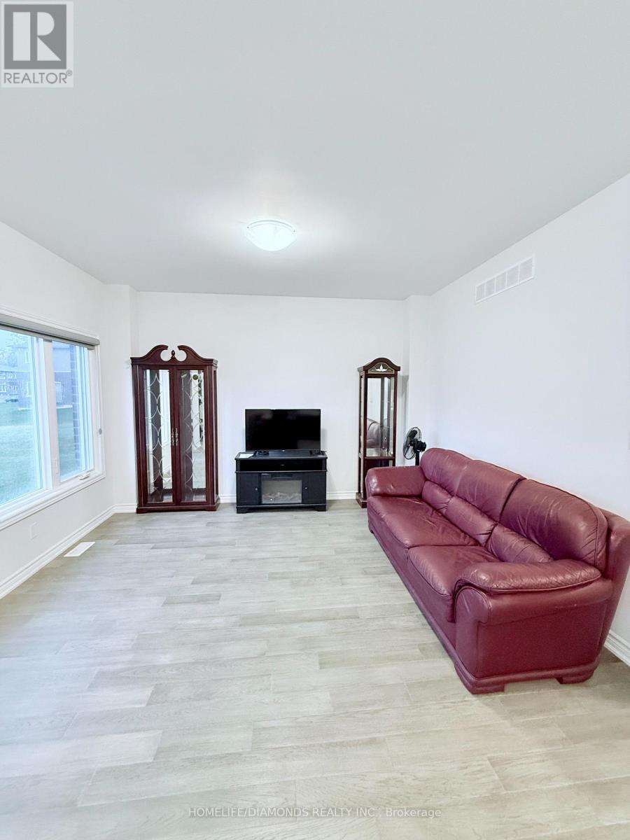 3243 Dominion Road, Fort Erie, Ontario  L0S 1N0 - Photo 4 - X12447681