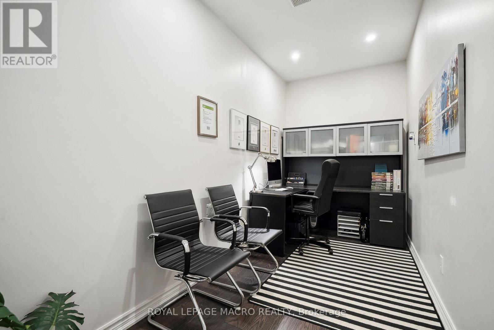 80 Bellroyal Crescent, Hamilton, Ontario  L8J 0E7 - Photo 16 - X12495540