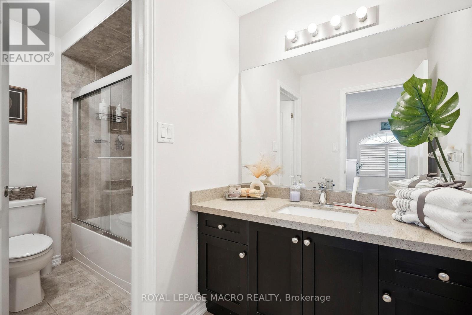 80 Bellroyal Crescent, Hamilton, Ontario  L8J 0E7 - Photo 26 - X12495540