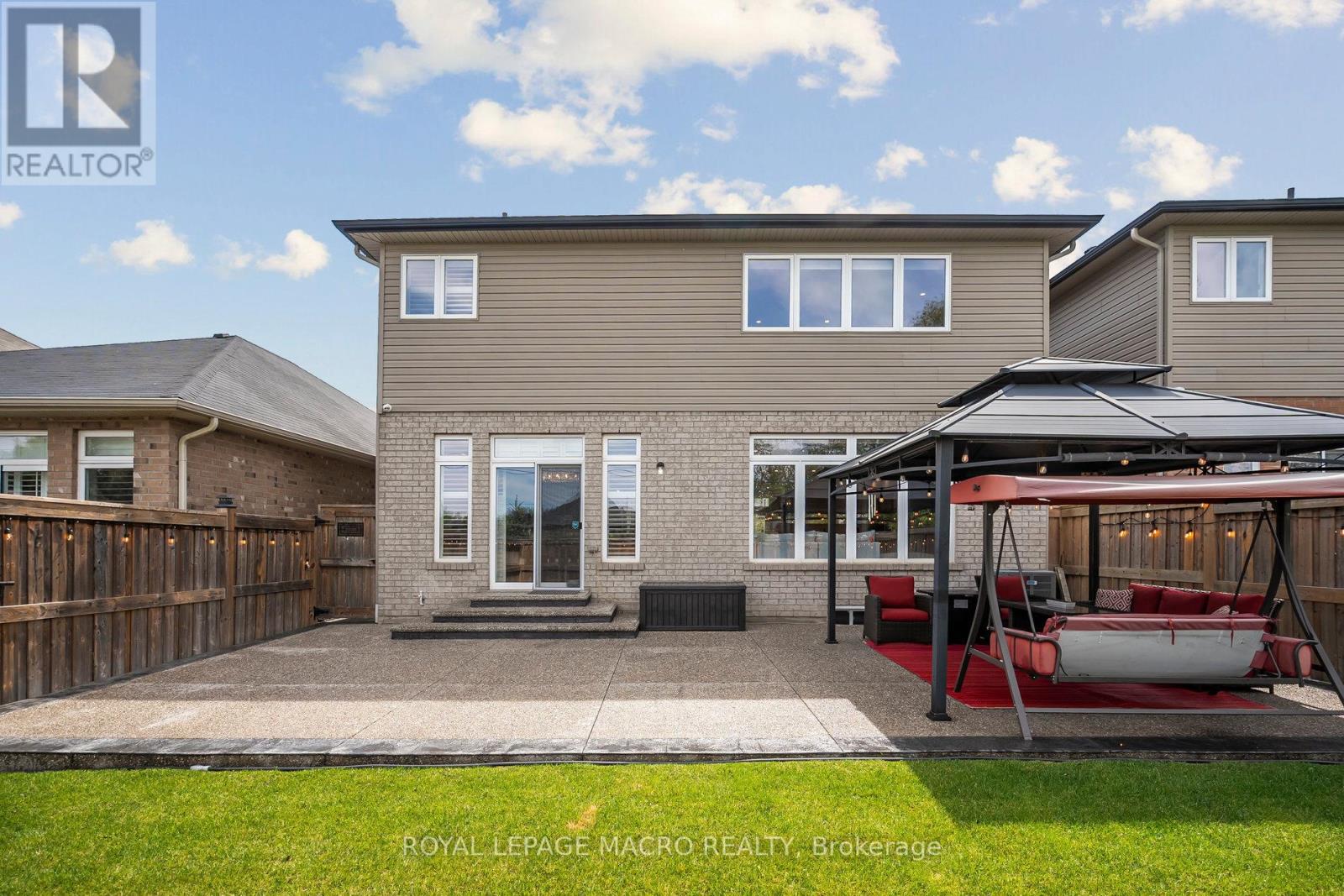 80 Bellroyal Crescent, Hamilton, Ontario  L8J 0E7 - Photo 32 - X12495540