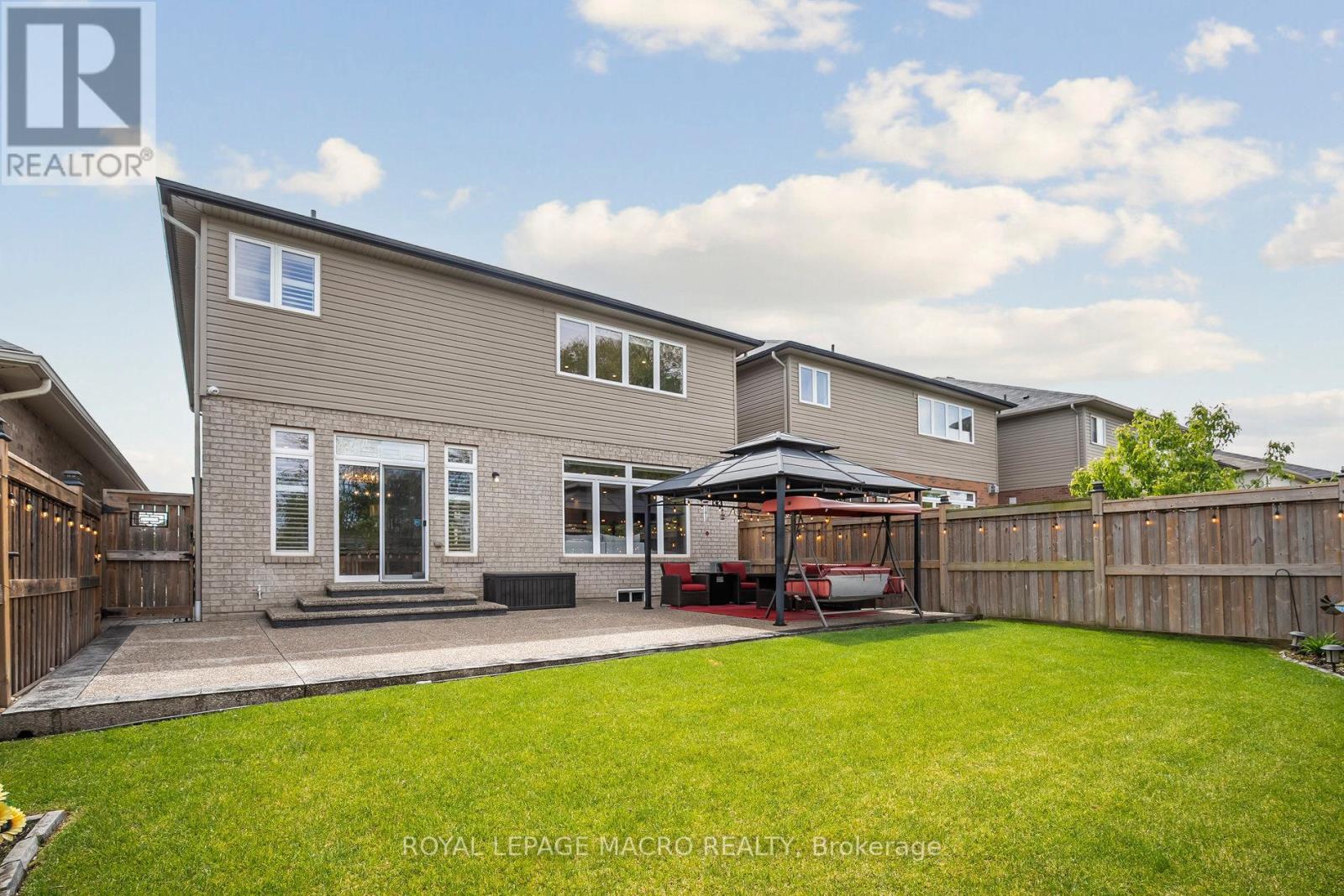 80 Bellroyal Crescent, Hamilton, Ontario  L8J 0E7 - Photo 33 - X12495540