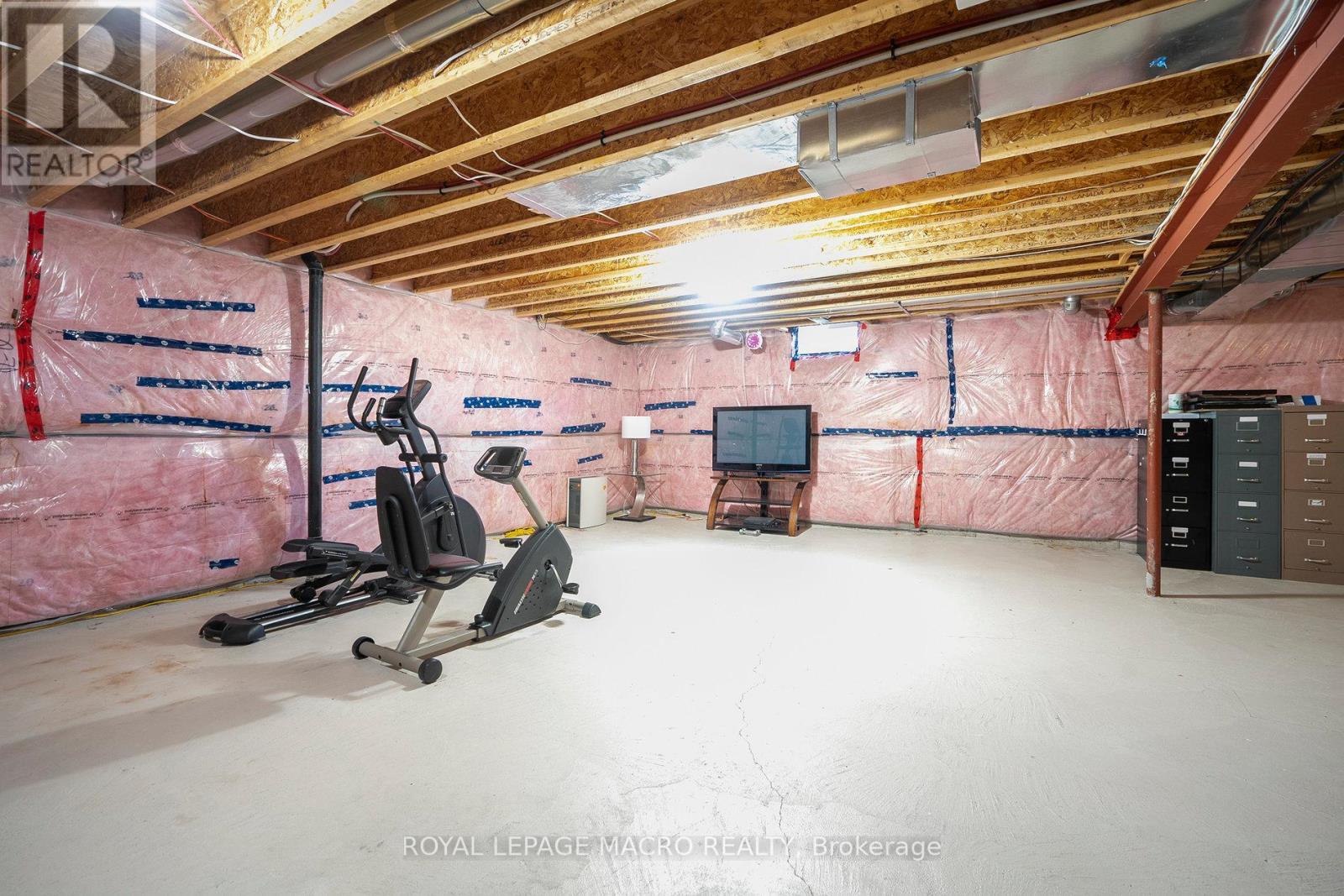 80 Bellroyal Crescent, Hamilton, Ontario  L8J 0E7 - Photo 34 - X12495540