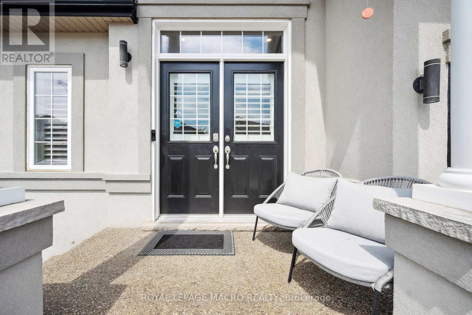 80 Bellroyal Crescent, Hamilton, Ontario  L8J 0E7 - Photo 4 - X12495540