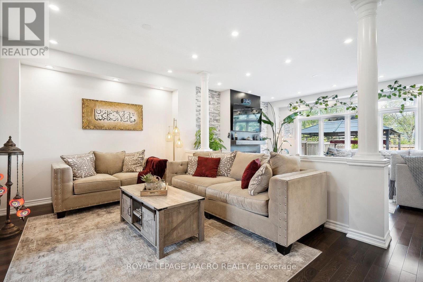 80 Bellroyal Crescent, Hamilton, Ontario  L8J 0E7 - Photo 6 - X12495540