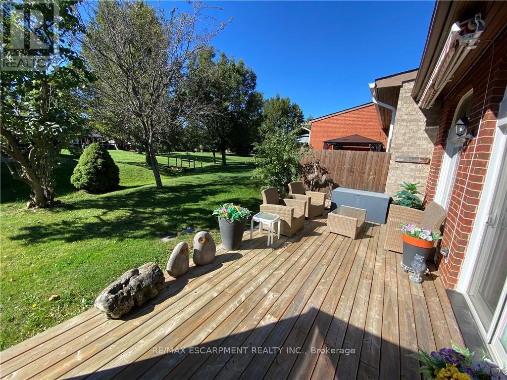 1 Monsignor Henkey Terrace, Hamilton, Ontario  L9B 2M2 - Photo 19 - X12495590