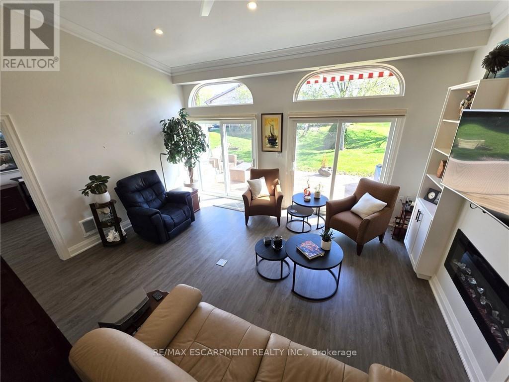 1 Monsignor Henkey Terrace, Hamilton, Ontario  L9B 2M2 - Photo 9 - X12495590