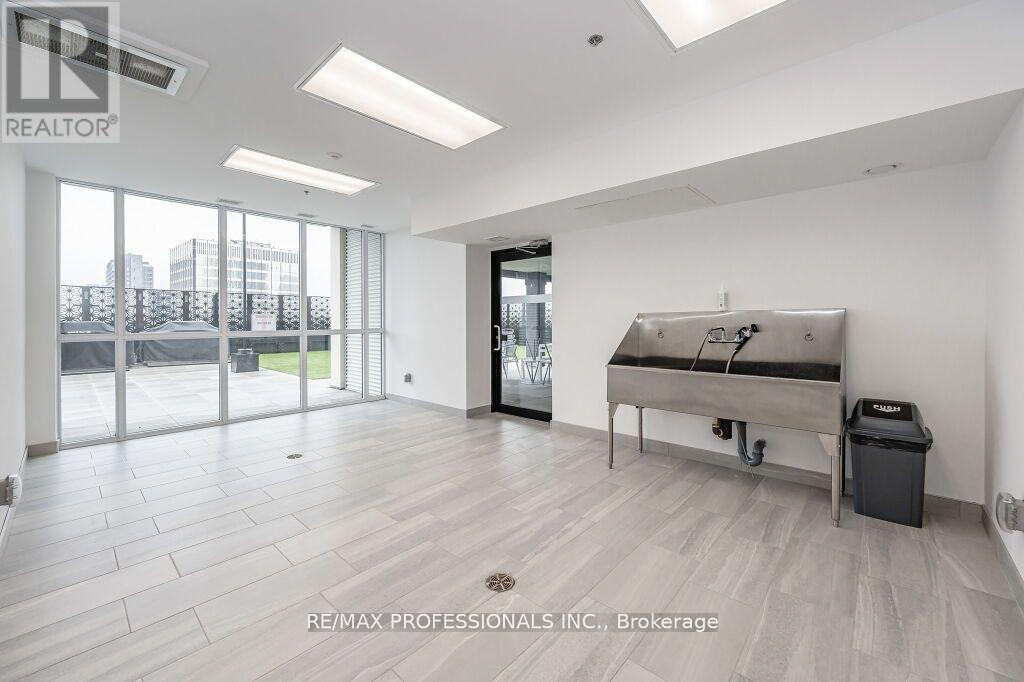 903 - 60 Charles Street W, Kitchener, Ontario  N2G 0C9 - Photo 18 - X12495638