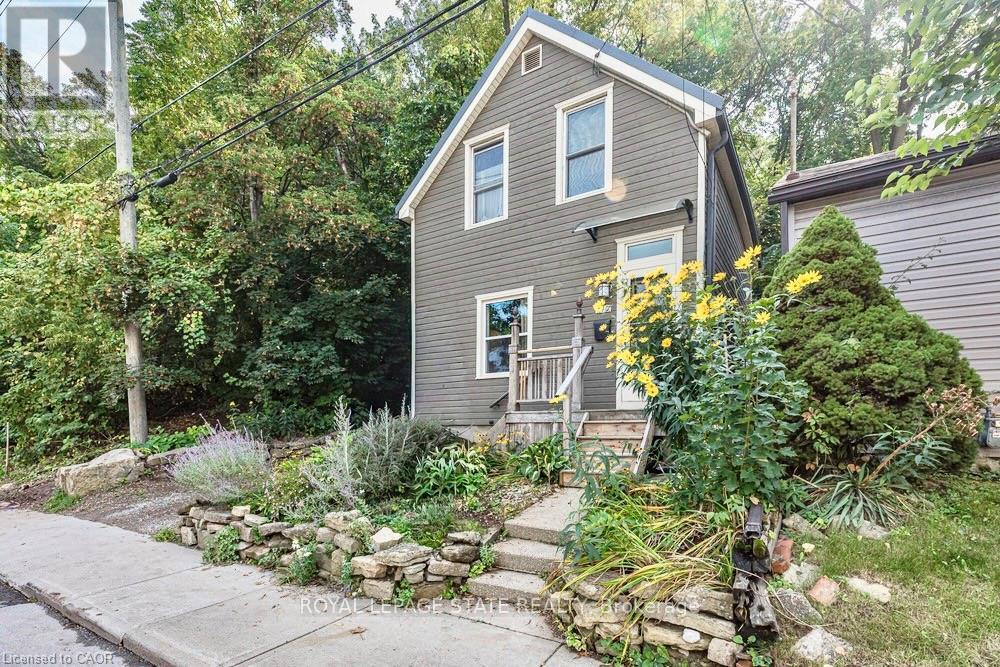 210 CHARLTON AVENUE E, Hamilton, Ontario