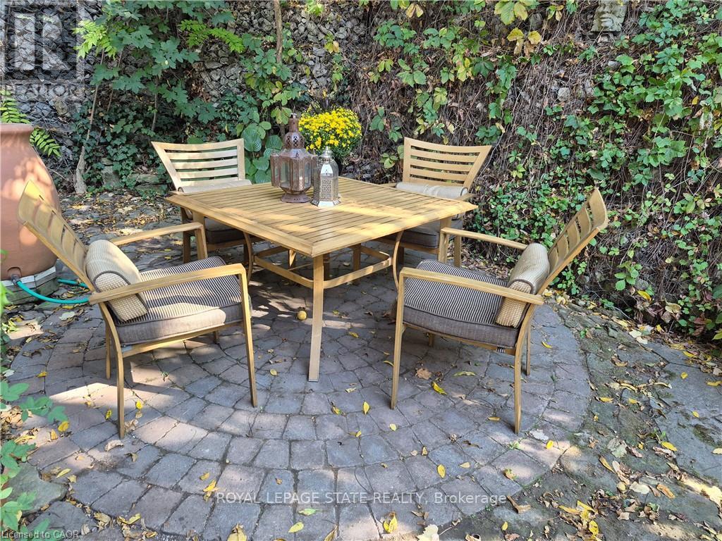 210 Charlton Avenue E, Hamilton, Ontario  L8N 1Z1 - Photo 34 - X12495662