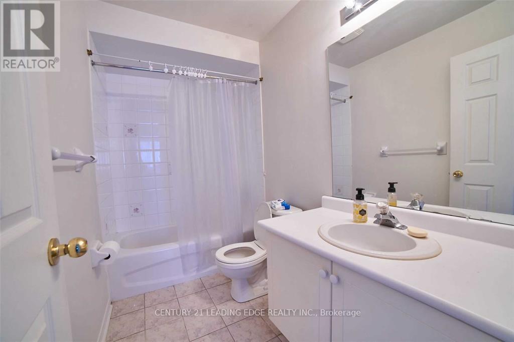 16 Windom Road, Toronto, Ontario  M3C 3X4 - Photo 12 - C12472490