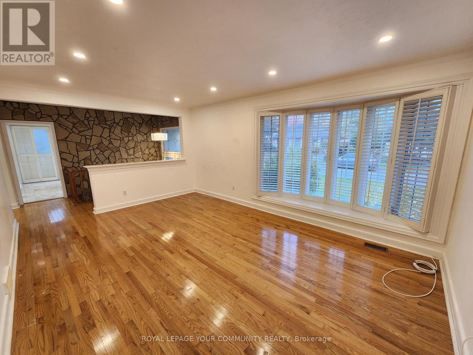 394 Paliser Crescent N, Richmond Hill, Ontario  L4C 1R6 - Photo 16 - N12423103