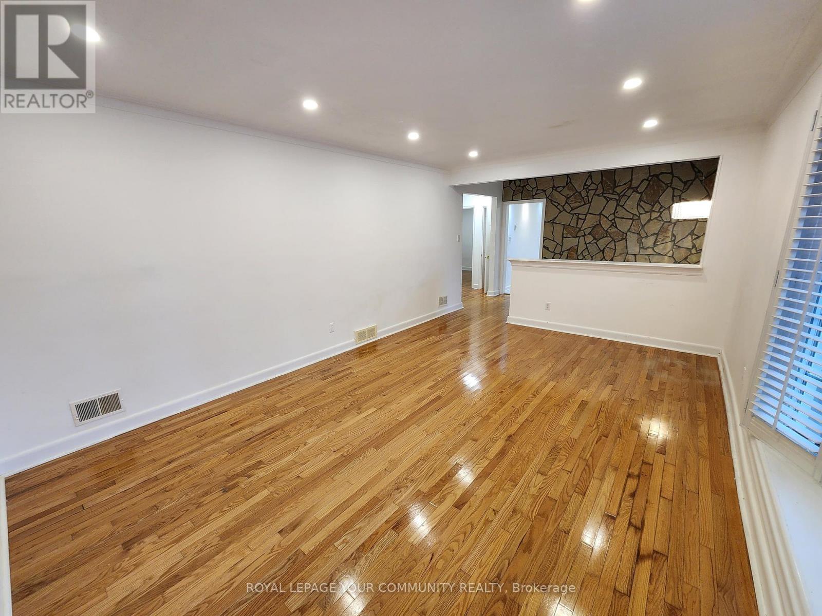 394 Paliser Crescent N, Richmond Hill, Ontario  L4C 1R6 - Photo 14 - N12423103