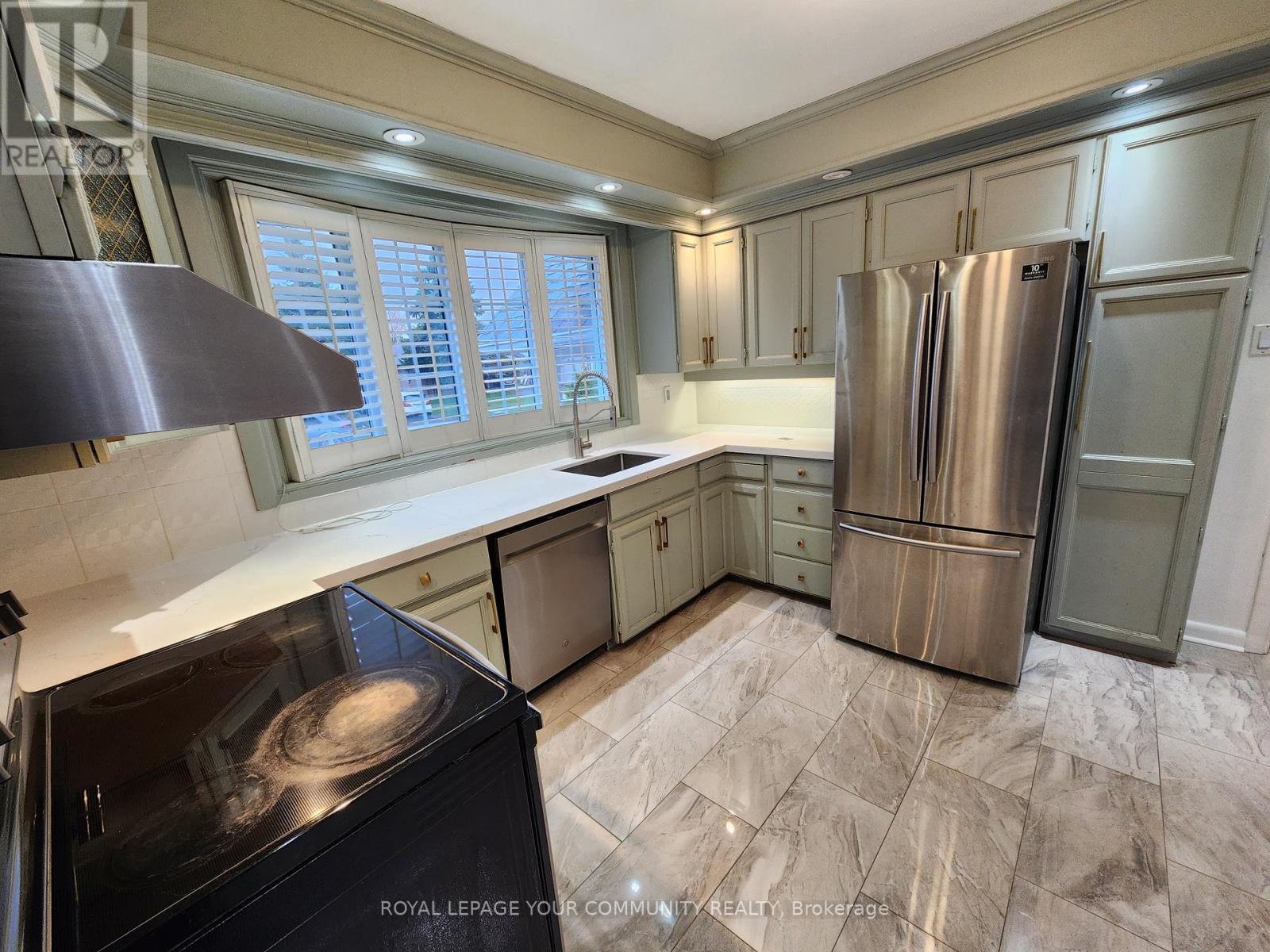 394 Paliser Crescent N, Richmond Hill, Ontario  L4C 1R6 - Photo 22 - N12423103