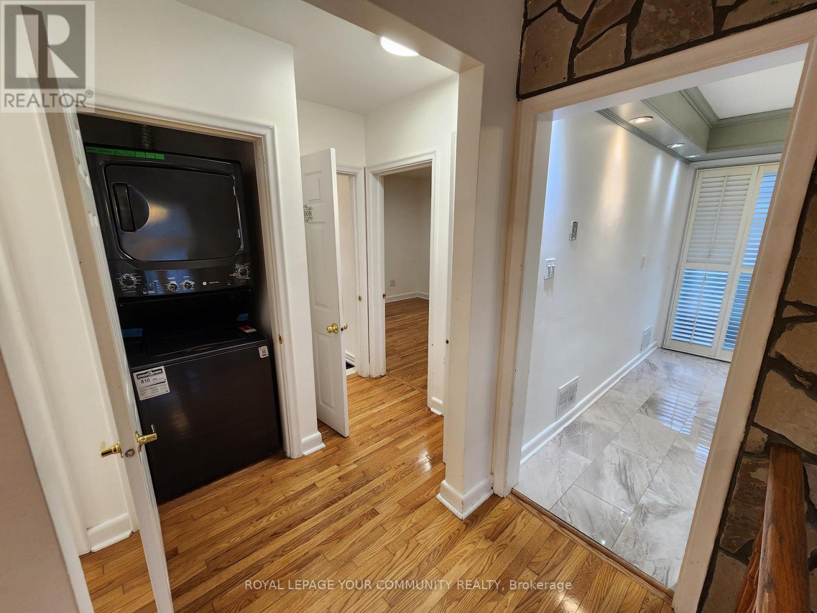 394 Paliser Crescent N, Richmond Hill, Ontario  L4C 1R6 - Photo 8 - N12423103