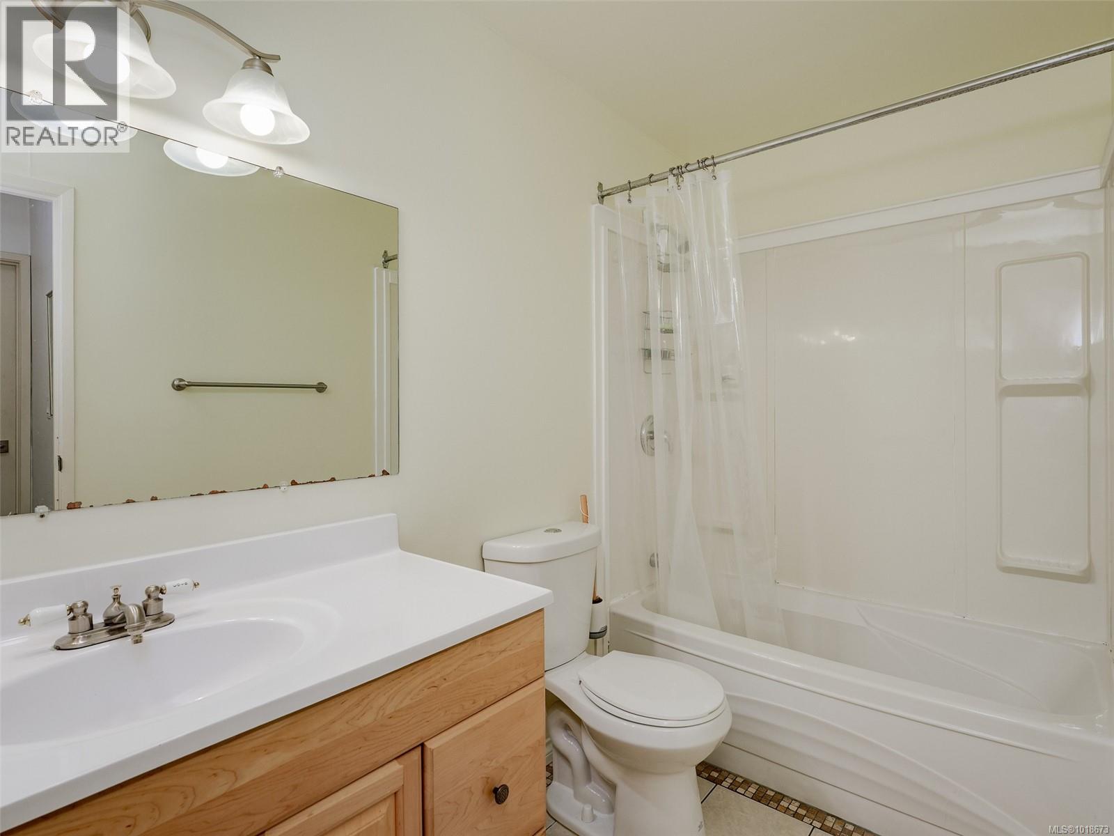 413 3277 Glasgow Ave, Saanich, British Columbia  V8X 1M3 - Photo 13 - 1018673