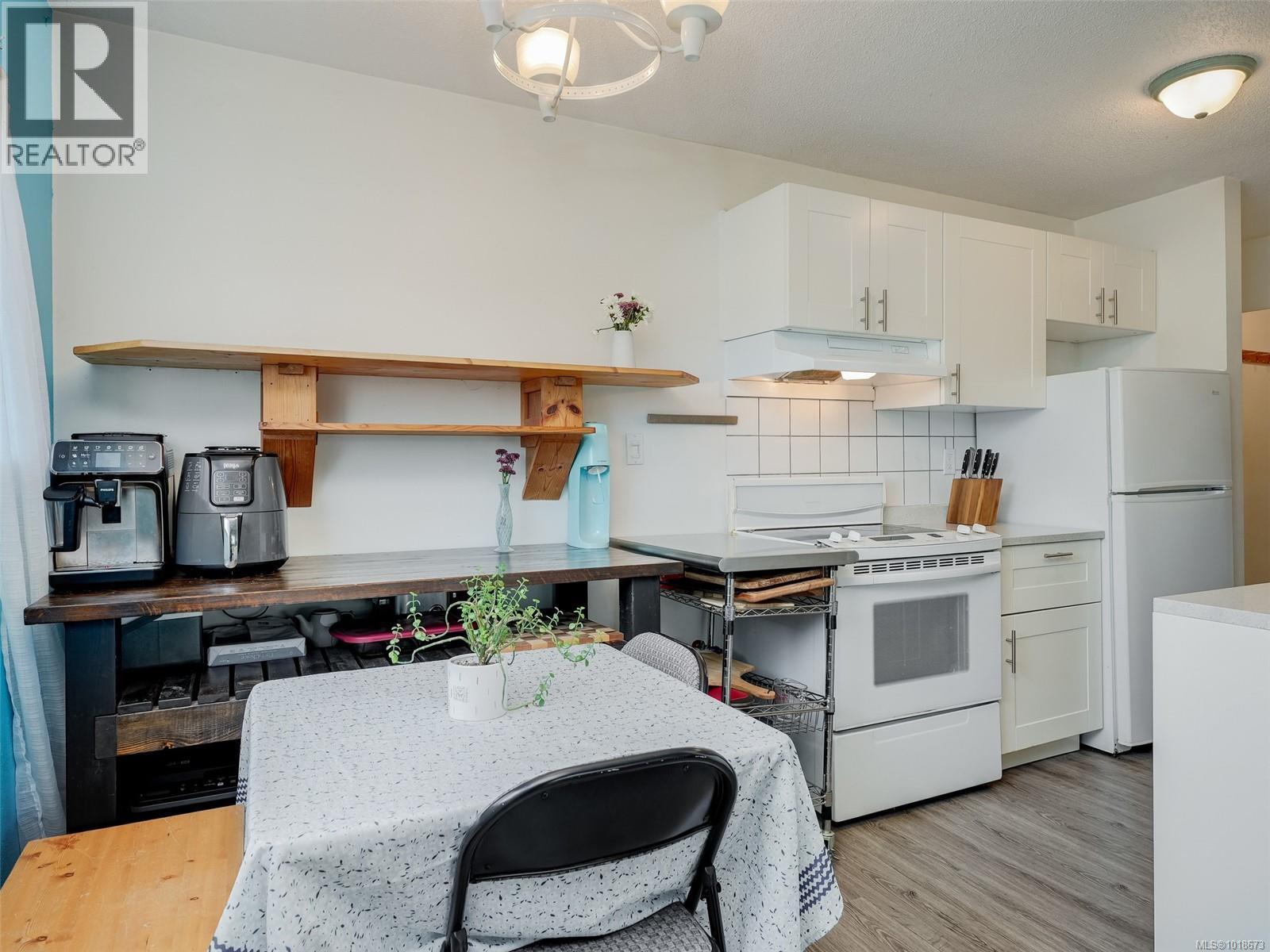 413 3277 Glasgow Ave, Saanich, British Columbia  V8X 1M3 - Photo 6 - 1018673