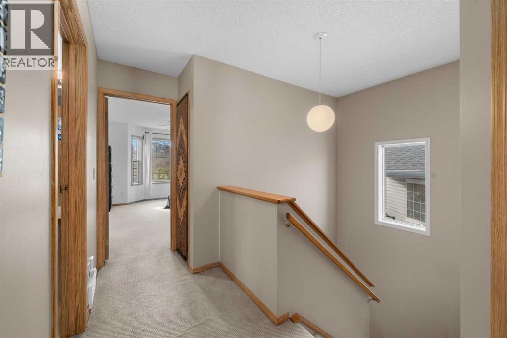 10884 Hidden Valley Drive Nw, Calgary, Alberta  T3A 5H2 - Photo 12 - A2256670