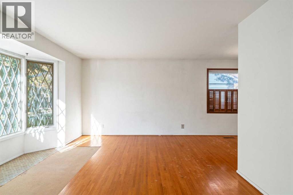 5316 Thorncliffe Drive Nw, Calgary, Alberta  T2K 2Z3 - Photo 5 - A2264598