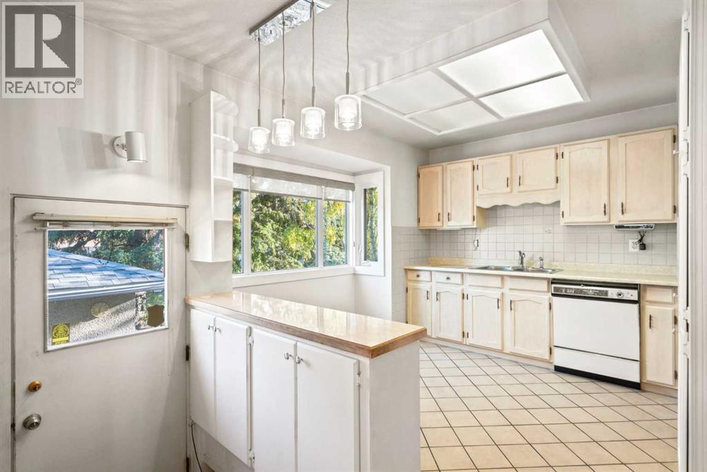 5316 Thorncliffe Drive Nw, Calgary, Alberta  T2K 2Z3 - Photo 11 - A2264598