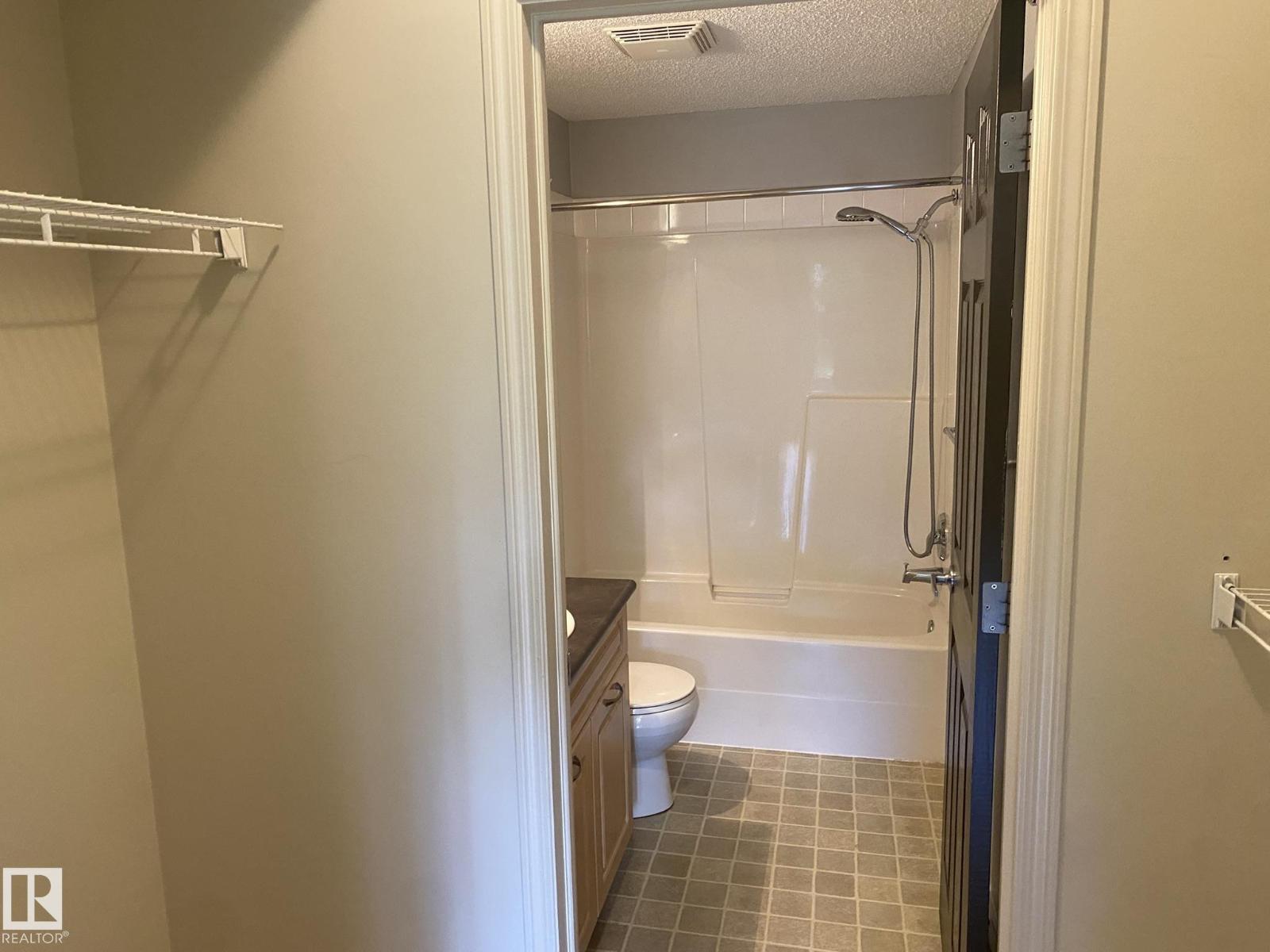 6315 135 Av Nw, Edmonton, Alberta  T5A 5J7 - Photo 15 - E4464173