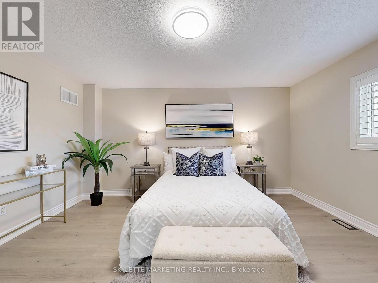 28 Garland Crescent S, Richmond Hill, Ontario  L4S 1X1 - Photo 11 - N12492904